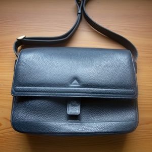 Vintage Gucci Navy Leather Crossbody Bag